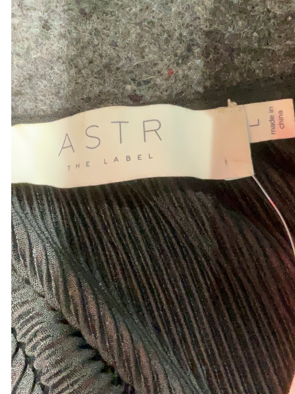 Very Flattering ASTR Black Wrap V-Neck Long Sleeve Blouse - Picture 4 of 4